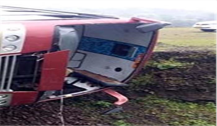 अहमदाबाद में पलटी सरकारी बस, बालिका की मौत