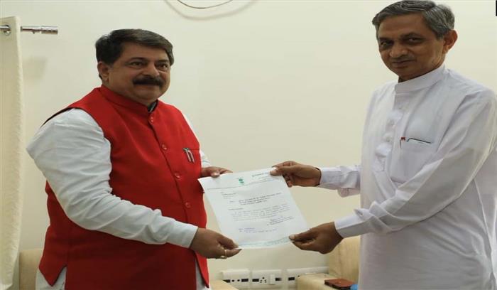 गुजरात के वरिष्ठ कांग्रेस विधायक कुंवरजी बावलिया ने दिया इस्तीफा