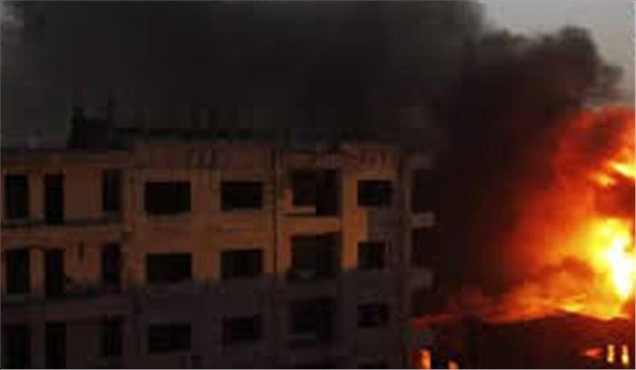 रसायन कंपनी के गोदाम में लगी भीषण आग