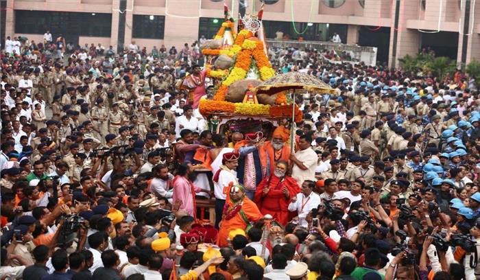 अहमदाबाद में जगन्नाथ रथ यात्रा शुरू, अमित शाह ने की मंगला आरती