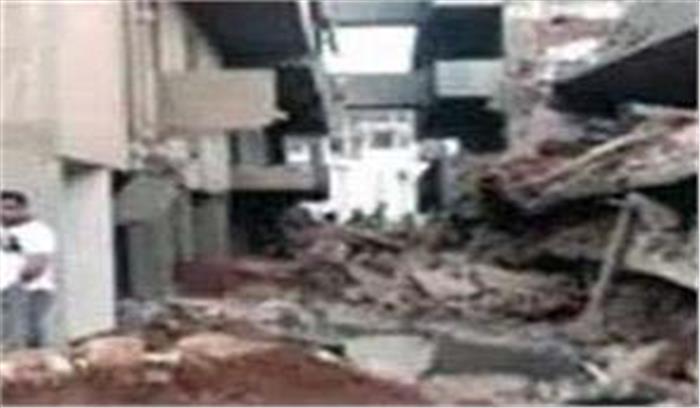 अहमदाबाद में मकान भरभराकर ढहने से पांच लोगों की मौत, दस घायल