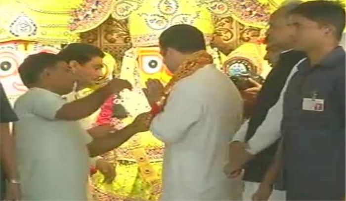 राहुल गांधी ने जगन्नाथ मंदिर में पूजा अर्चना की