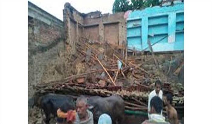 जामनगर में बरसात के बीच मकान धराशायी, तीन लोग दबे