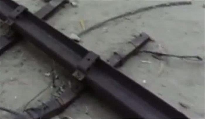 गुजरात में खंभा गिर जाने से महिला की मौत