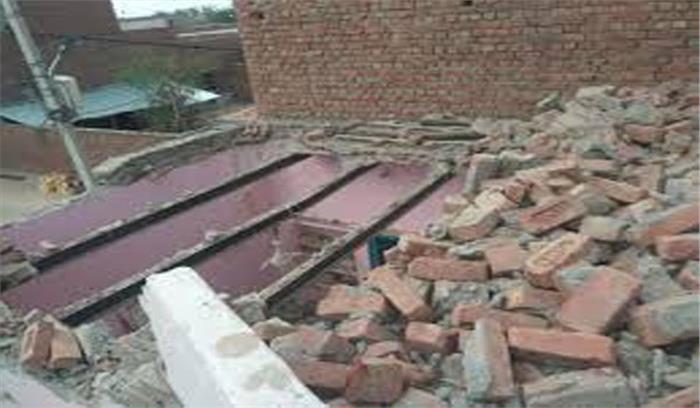 गुजरात :बारिश में एक मकान धराशायी हो जाने से लड़की की मौत, पांच घायल