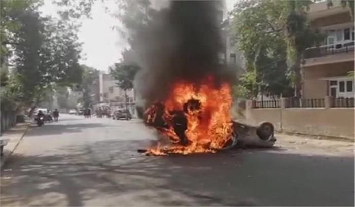 दलित कार्यकर्ता की मौत पर लोगों में गुस्सा, जिग्नेश मेवाणी हिरासत में