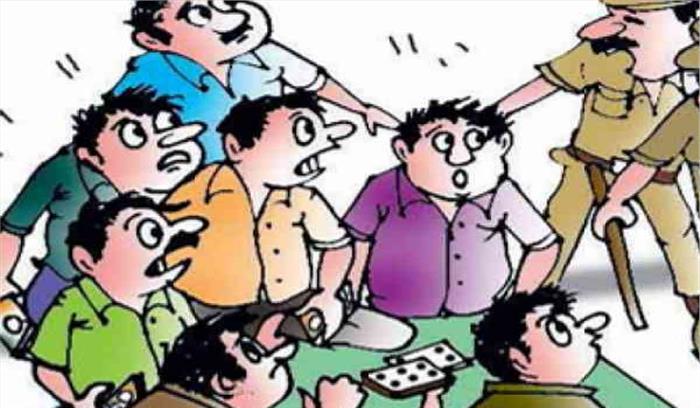 गुजरात : नौ महिलाओं समेत, 12 जुआरी गिरफ्तार