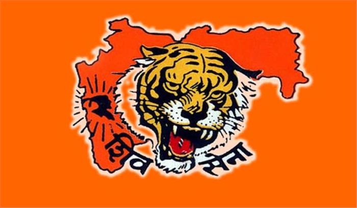 शिव सेना उम्मीदवार नरेन्द्र सोरठिया ने नामांकन के दौरान सिक्कों में भरी 10000 की जमानत राशि