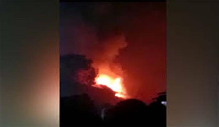 सूरत में डाइंग मिल में लगी आग सूरत में डाइंग मिल में लगी आग