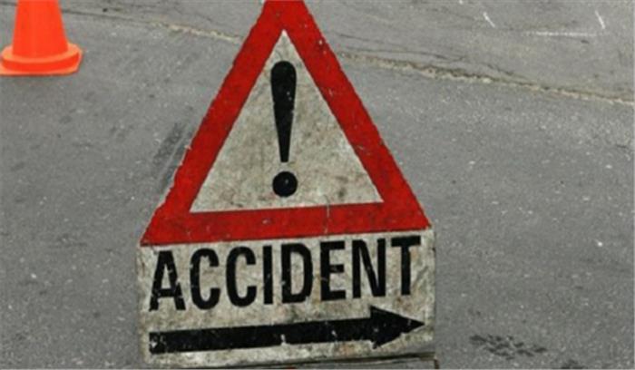आंध्र प्रदेश: सड़क हादसे में तीन लोगों की मौत