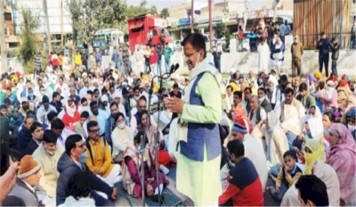 गुरुग्राम : भाजपा नेताओं और कार्यकर्ताओं ने एसवाईएल मुद्दे पर की भूख हड़ताल