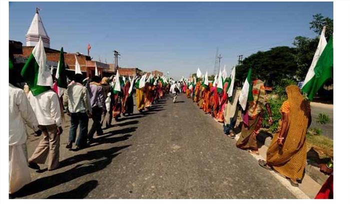 सरकार जनता नहीं, उद्योगपतियों के लिए काम करती  हैं : राजेंद्र सिंह