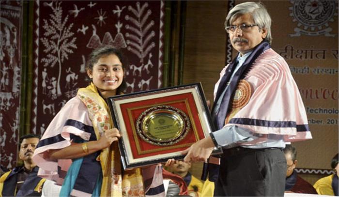 एनआईटी अगरतला ने दीपा करमाकर को दी डी लिट की डिग्री