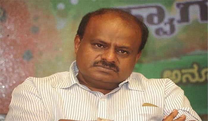 चुनाव जीतने के लिए सिद्धारामैया खेल रहे हैं घिनौना जाति कार्ड: एच डी कुमारस्वामी