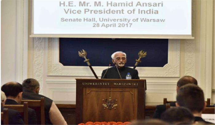 अल्पसंख्यकों के हक के लिए आवाज उठाने से लोकतंत्र मजबूत होगा  : हामिद अंसारी