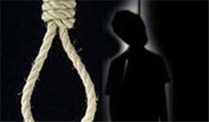 हमीरपुर में पत्नी को फांसी पर लटकाने के बाद नशेड़ी ने भी फांसी लगाई हमीरपुर में पत्नी को फांसी पर लटकाने के बाद नशेड़ी ने भी फांसी लगाई