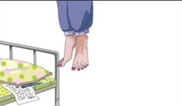 फांसी लगाकर की आत्महत्या