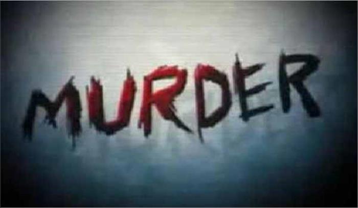अपराधियों ने दंपति की गला रेतकर हत्या की