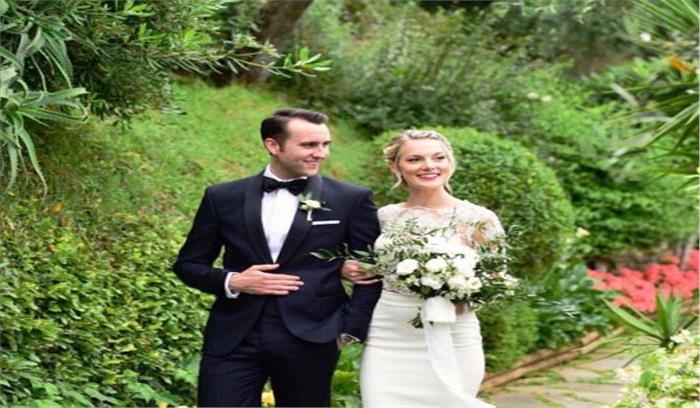 हैरी पॉटर स्टार मैथ्यू लुईस ने की एंजेला जोन्स के साथ शादी हैरी पॉटर स्टार मैथ्यू लुईस ने की एंजेला जोन्स के साथ शादी