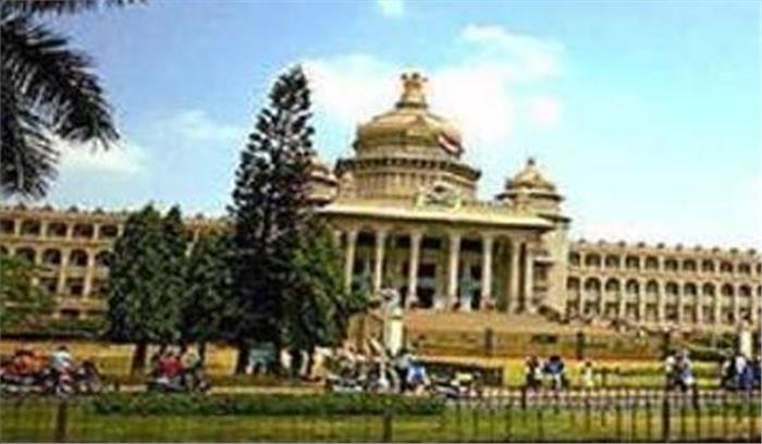 जम्मू- कश्मीर विधानसभा से विपक्षी विधायकों ने किया बहिर्गमन