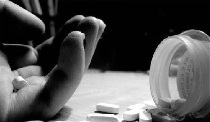 सरपंच से तंग आकर दंपति ने की आत्महत्या