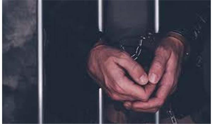 बलात्कार का आरोप लगाने वाली महिला आरोपी को ब्लैकमेल करने के आरोप में किया गिरफ्तार बलात्कार का आरोप लगाने वाली महिला आरोपी को ब्लैकमेल करने के आरोप में किया गिरफ्तार