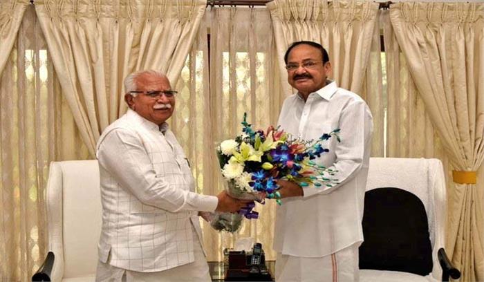 नायडू से मिल खट्टर ने अंतर्राष्ट्रीय गीता महोत्सव के उद्घाटन को आमंत्रित किया