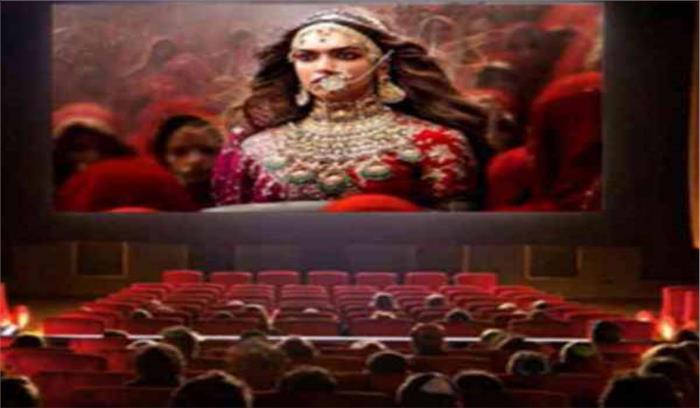 पद्मावत्त की स्क्रीनिंग दर्शकों की अच्छी प्रतिक्रिया के साथ शुरू