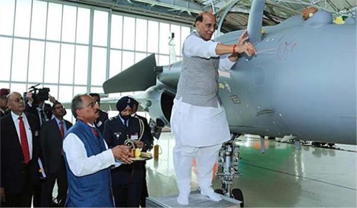 राफेल पूजा पर राजनाथ ने राहुल पर हमला किया