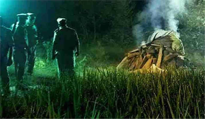 हाथरस कांड : गांव में किसी से दुआ सलाम बंद, तो कोई पहले की तरह कर रहा अच्छा व्यवहार