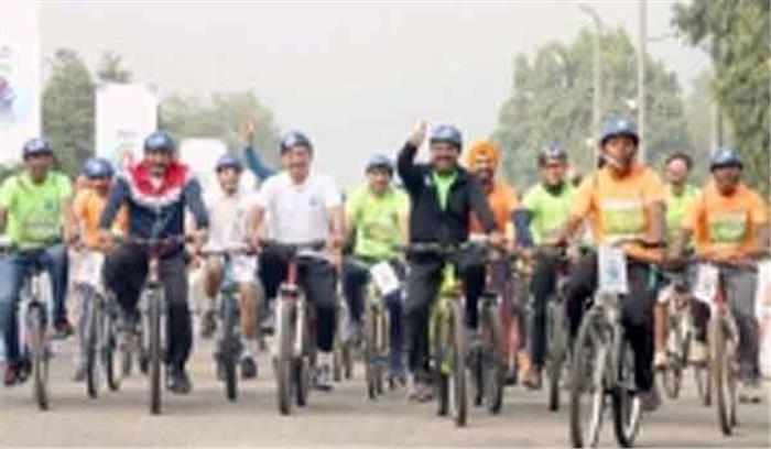 प्रधान ने साइक्लोथन में भाग लिया