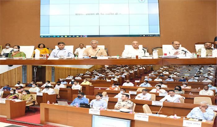 हर हाल में स्वास्थ्य सुविधायें दूरस्थ अंचल के नागरिकों तक पहुंचायें : बघेल