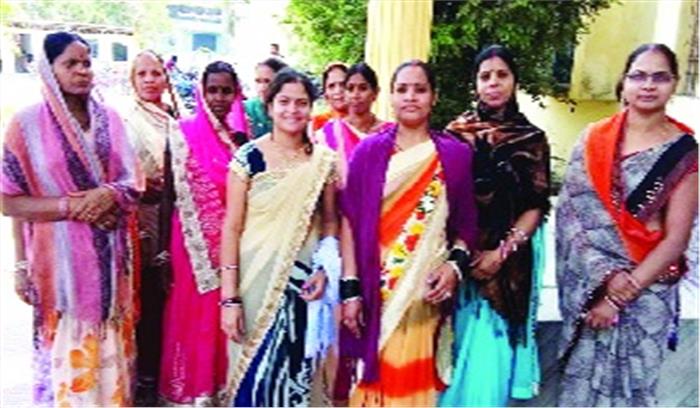 पानी के लिए महिलाओं ने घेरा नपा दफ्तर