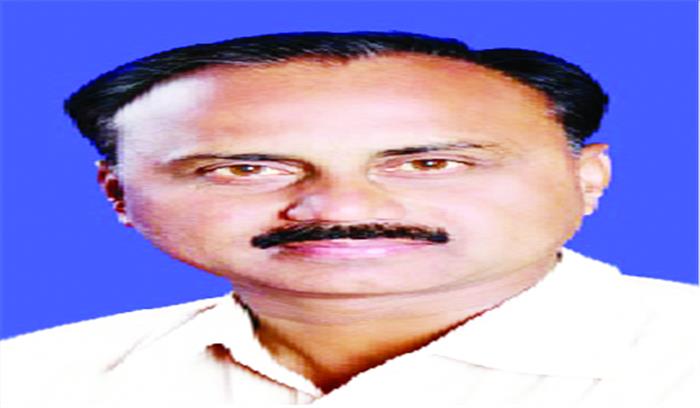 प्राचार्यों के खिलाफ कार्रवाई स्थगित करने की मांग