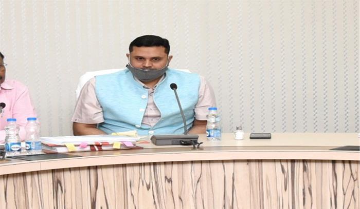 उच्च शिक्षण संस्थाओं के ग्रेडिंग के लिए मिशन मोड में करें काम : मंत्री उमेश पटेल