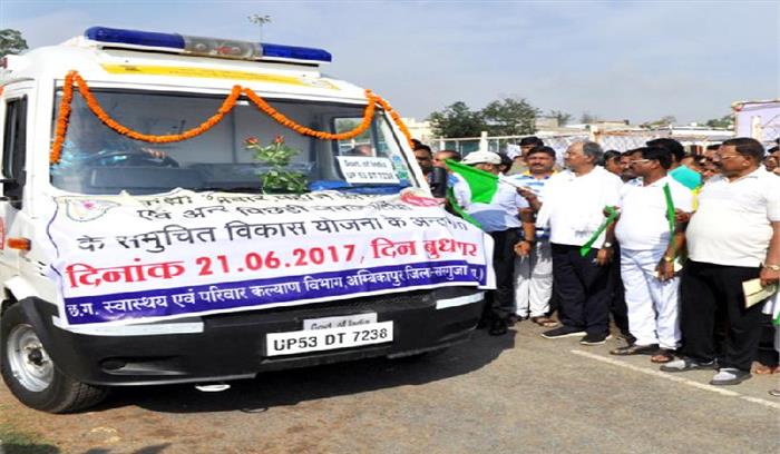 पहाड़ी कोरवा का इलाज करने चलित वाहन