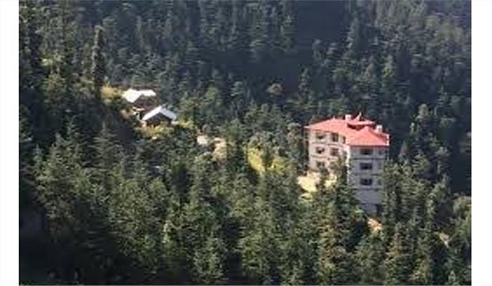 हसन वैली में फंसे सौ पर्यटकों को प्रशासन ने बचाया