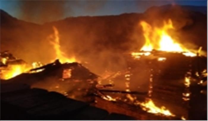 हिमाचल प्रदेश में घर में लगी आग, पांच लोगों की मौत हिमाचल प्रदेश में घर में लगी आग, पांच लोगों की मौत