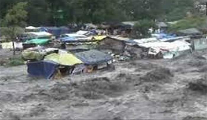 हिमाचल प्रदेश में भारी बारिश, नदियां उफान पर हिमाचल प्रदेश में भारी बारिश, नदियां उफान पर