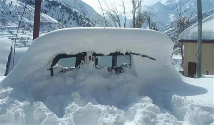हिमाचल में पिछले 24 घंटों में दो सेंटीमीटर बर्फबारी हुई