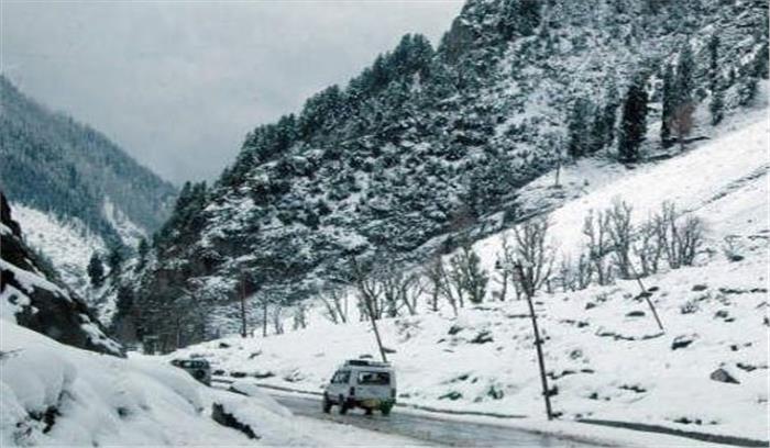 हिमाचल प्रदेश में फिर हुई बर्फबारी