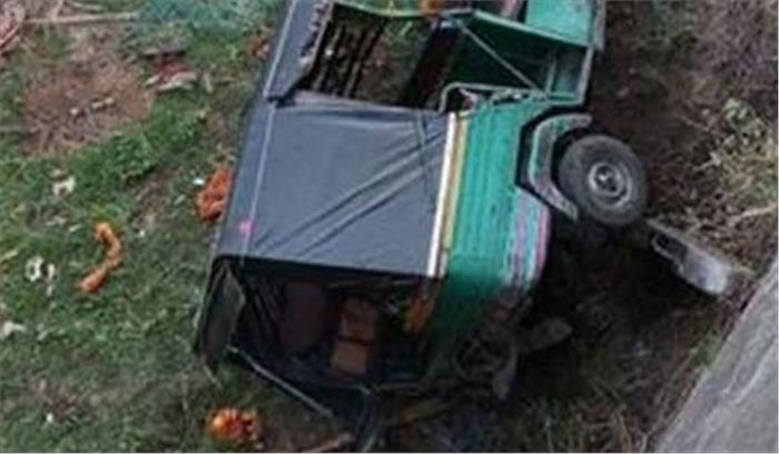 शिमला: खाई में गिरा टेम्पो, दो लोगों की मौत