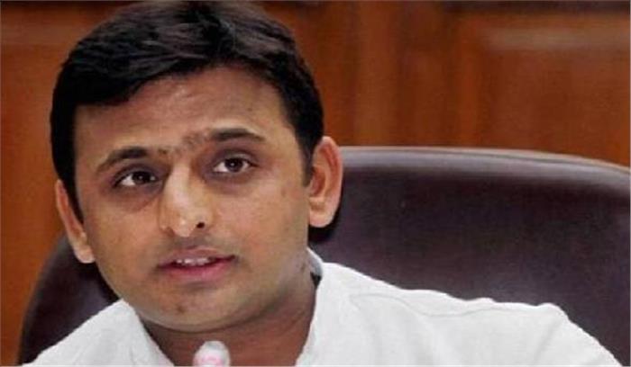 बीएचयू मामले पर अखिलेश ने कहा डंडे मातरम!