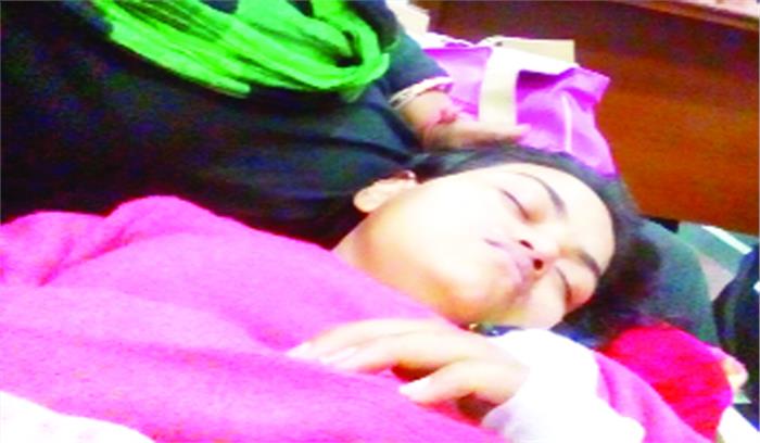 कैंसर पीड़ित बालिका को दी 20 हजार की सहायता