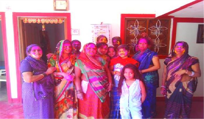 खरोरा में धूमधाम से मनाया गया होली पर्व