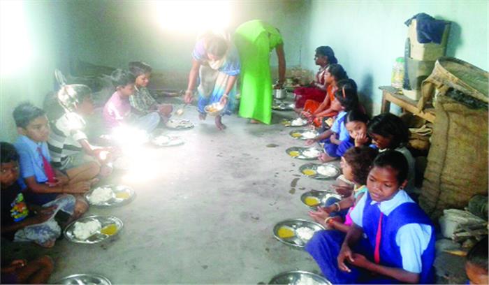 सिर्फ मध्यान्ह भोजन के लिए खुल रहा स्कूल