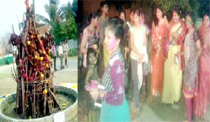 बच्चों ने होलिका में जलाई लकड़ी तो लोगों ने उसका घर ही जला डाला