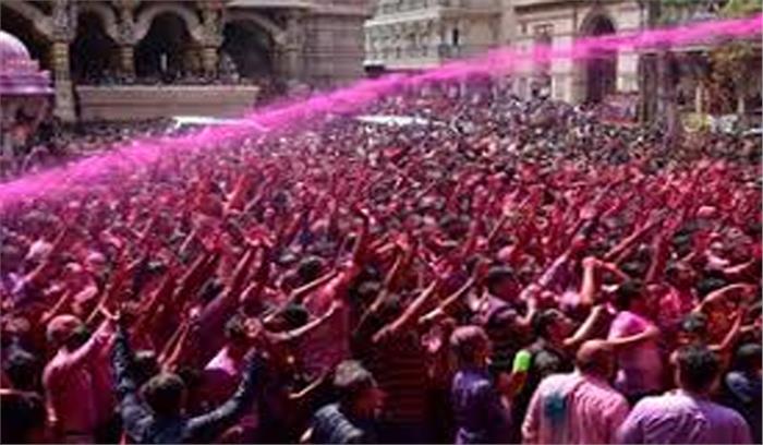 होली के रंग में धुला कोरोना का डर,खूब उड़ा गुलाल