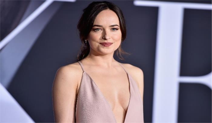 डकोटा जॉनसन को रिश्तों से मिली बड़ी सीखें