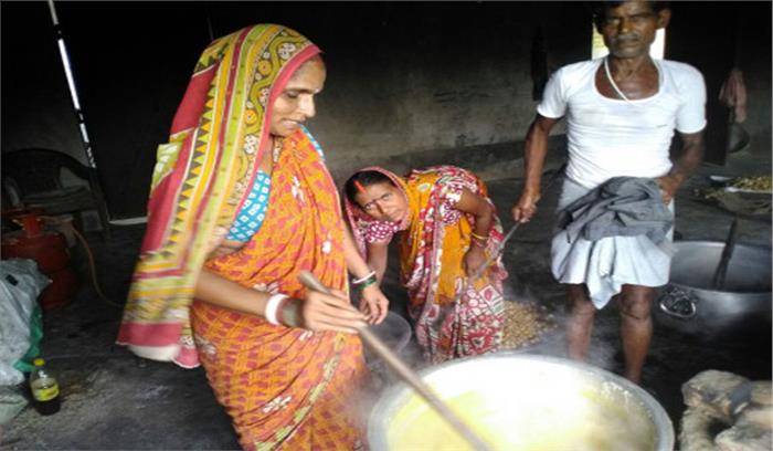 घरों में काम करने वालों की सेवाओं में कटौती की योजना नहीं बना रहे अधिकतर लोग